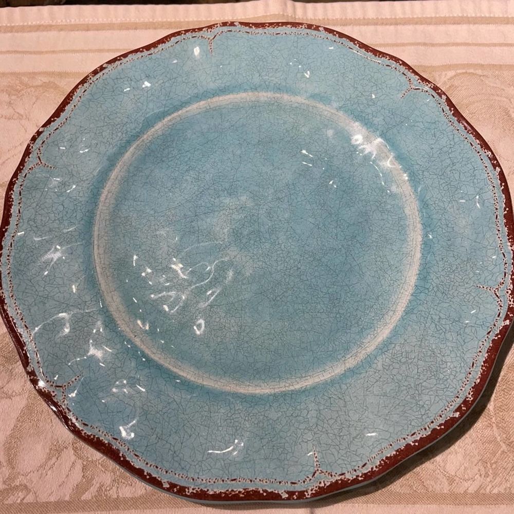 Le Cadeaux Antiqua Salad Plates, 9” Turquoise, Set of 4, 

Excellent condition